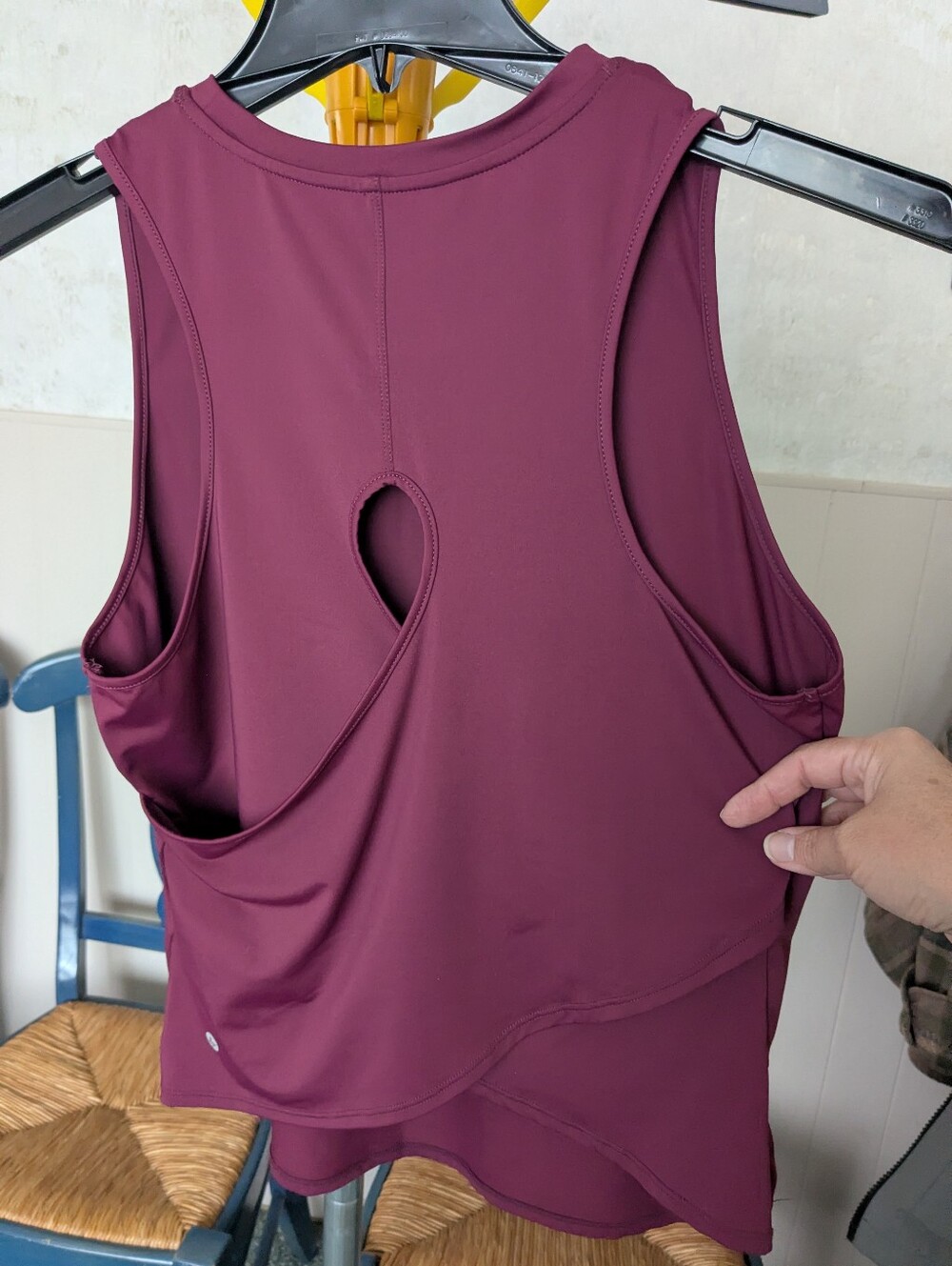 HALARA Cut Out Crossover Hem Yoga Tank Top, Red Violet, Sz S, EUC!!!